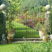 Looking through the Indian gates to the Exotic Border